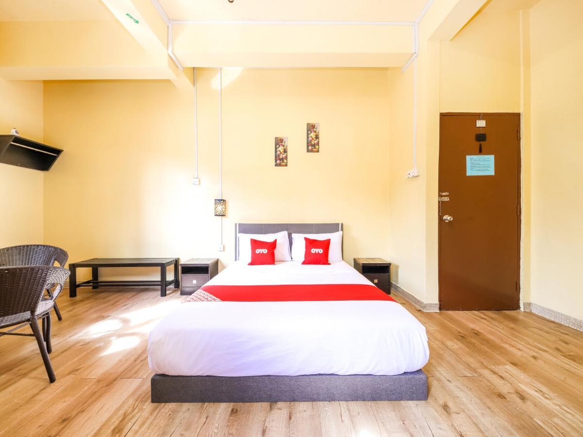Oyo 703 Myra Hotel Mersing Exterior photo
