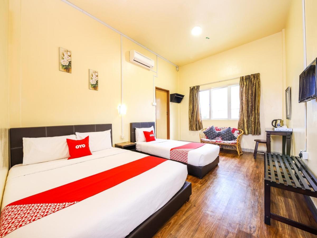Oyo 703 Myra Hotel Mersing Exterior photo